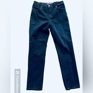 Gloria Vanderbilt Jeans, 8 short.